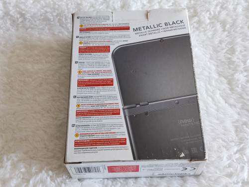 `New` Nintendo 3ds XL with original packaging