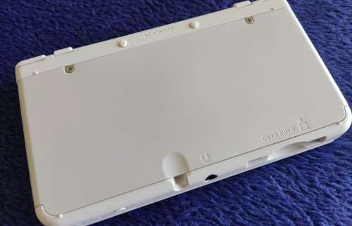 "New" Nintendo 3ds console with original packaging and charger