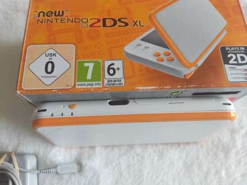 "New" Nintendo 2ds xl with original packaging and charger