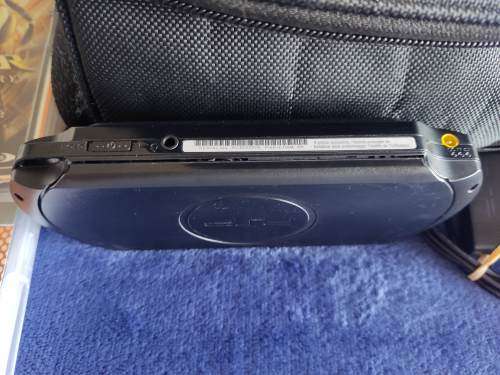 Sony psp with games incudes memory card and charger