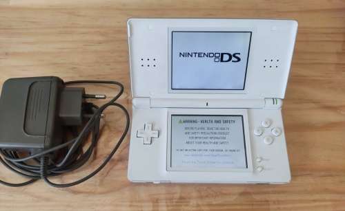 Nintendo ds lite +charger