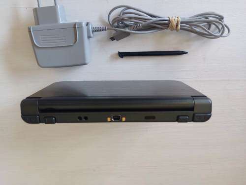 `New` Nintendo 3ds xl console European region