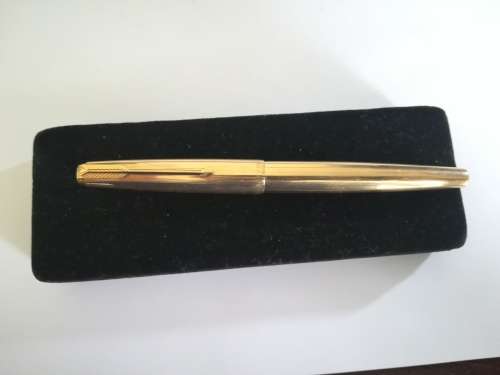 Rare Parker 61 Gold Fountain pen