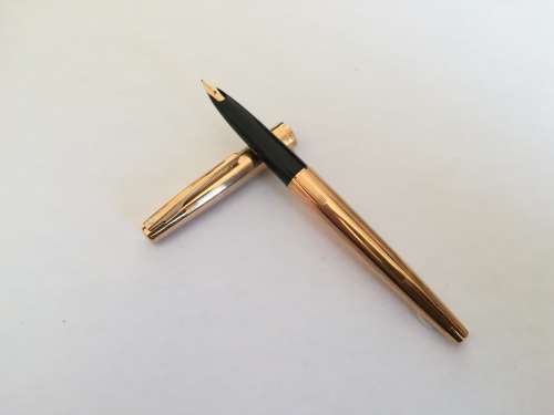 14K Gold Sheaffer lady Fountian pen