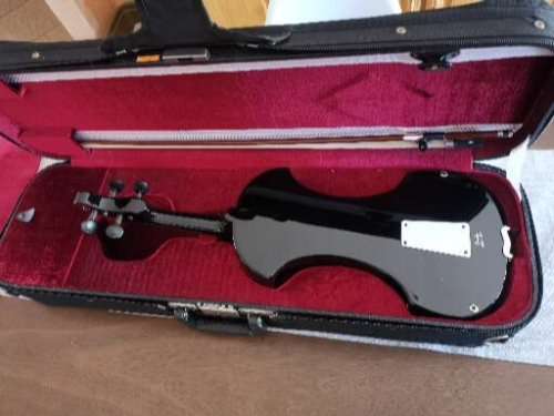 Fender FV Electric Vioin with Case and other extras