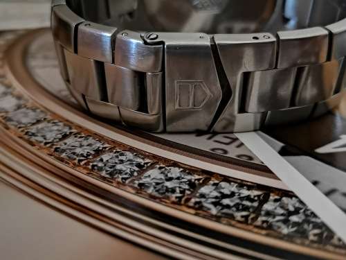 Tag Heuer Professional 200m