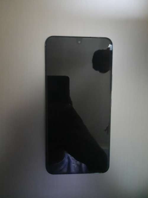 Samsung S22 - 256gb. BRAND NEW !