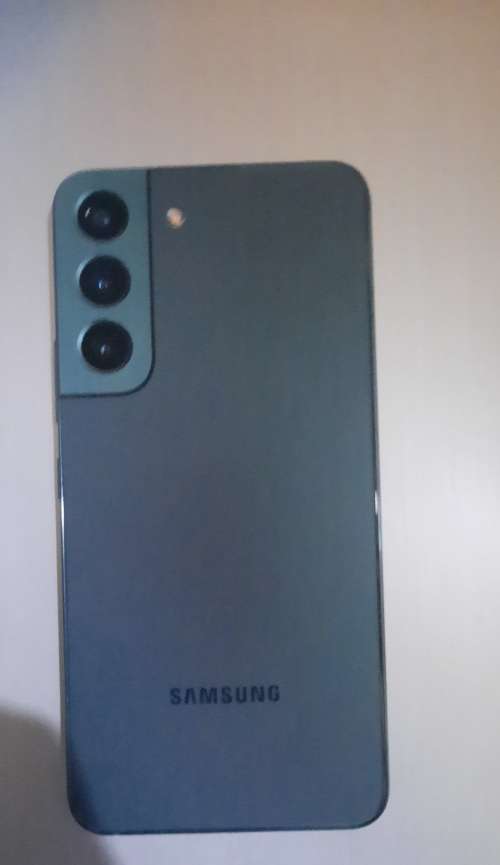 Samsung S22 - 256gb. BRAND NEW !