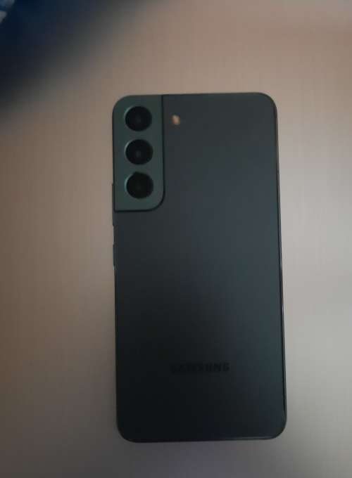 Samsung S22 - 256gb. BRAND NEW !