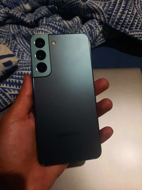 Samsung S22 - 256gb. BRAND NEW !