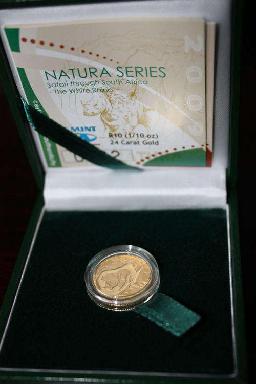 2009 White Rhino 1/10 oz Natura gold