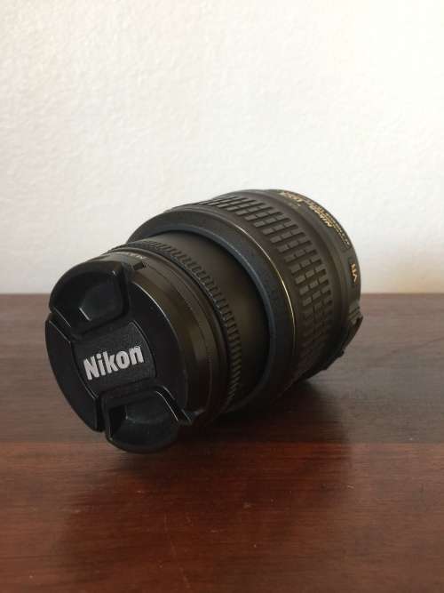 Nikon DX AF-S Nikkor 18-55mm zoom lens