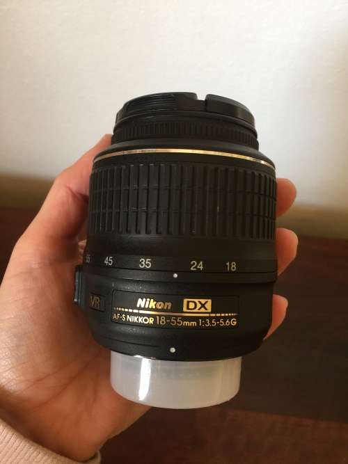 Nikon DX AF-S Nikkor 18-55mm zoom lens