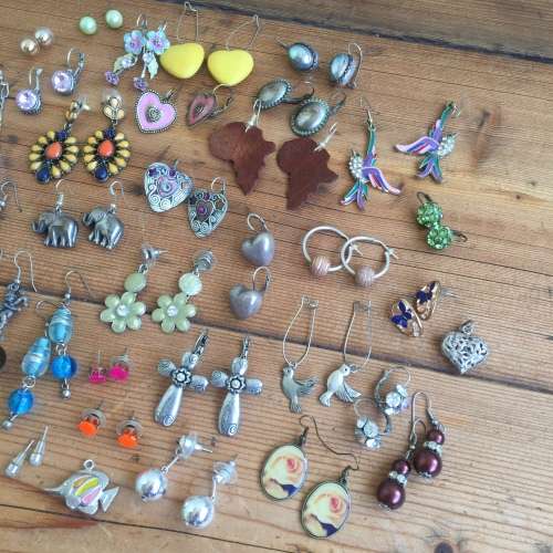 30+ pairs of earrings. Selling as a lot.