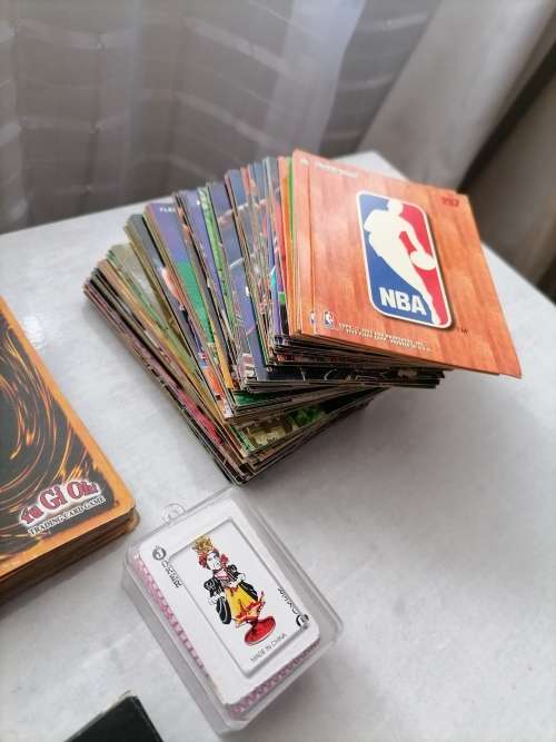 TRADING CARDS - TRUMP CARDS - NBA CARDS 1980-1990