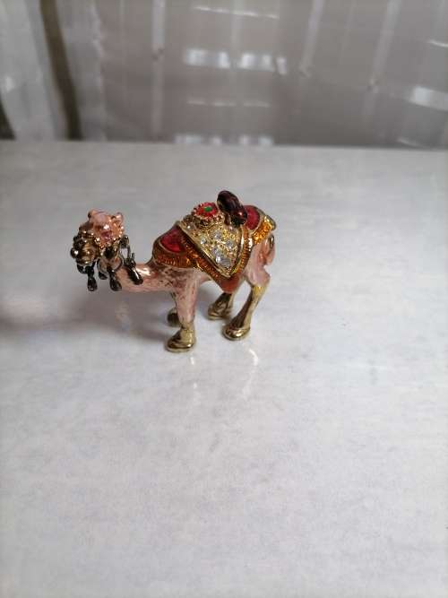 Waltz & F - HAND PAINTED CAMEL TRINKET BOX MINITURE AMAZING