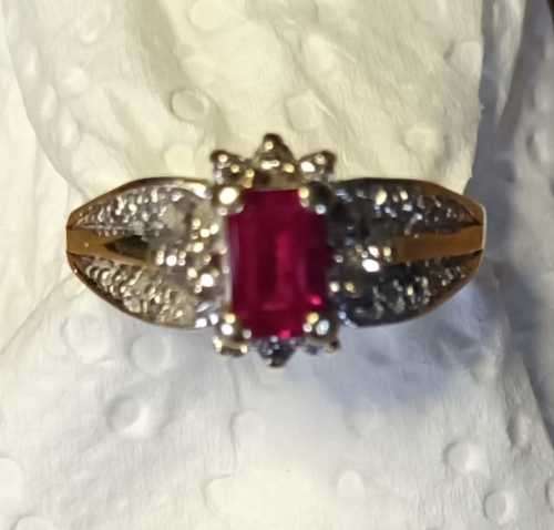9ct Gold Ruby Ring
