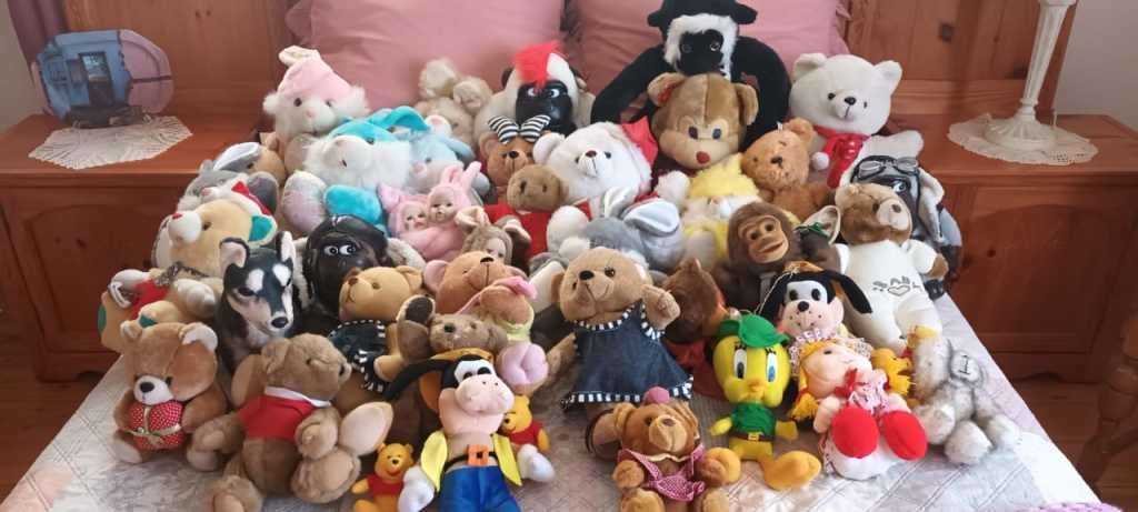 Whole lot of 41 stuffed animals ****R3000 market value!!!****