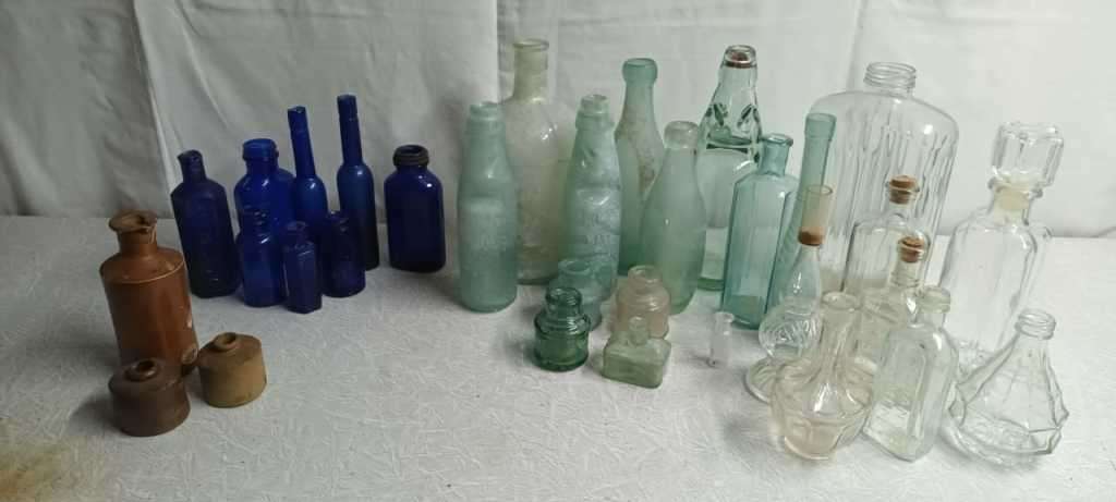 Whole lot of 32 Vintage collectable bottles