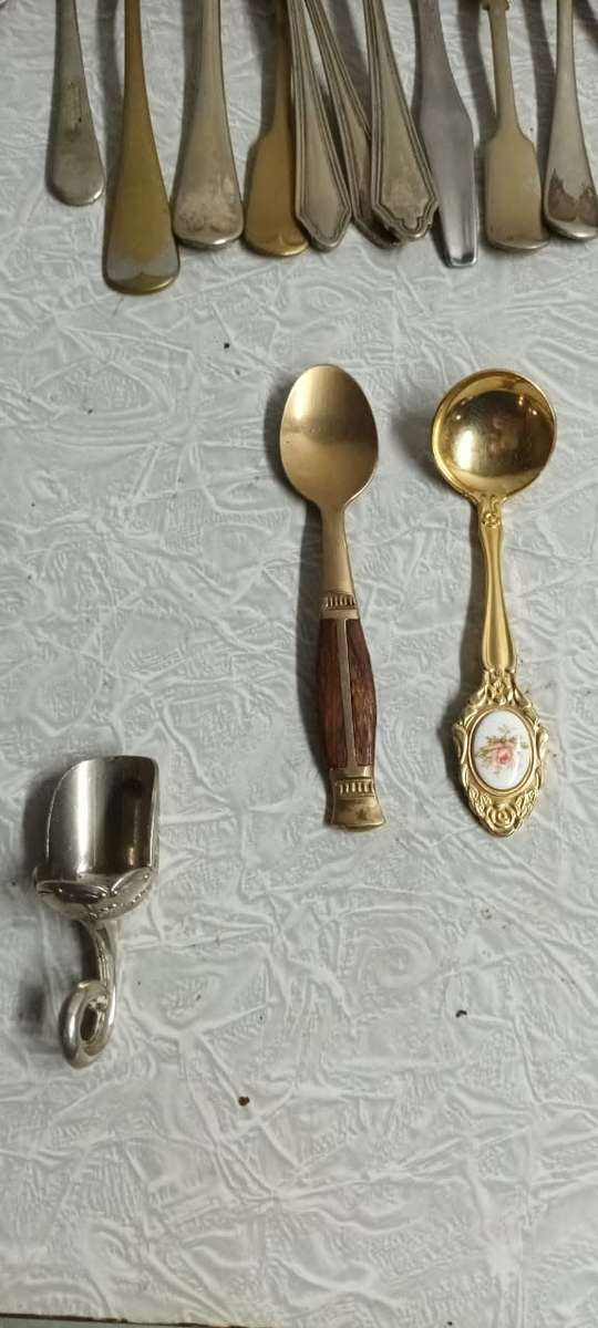 Mixed Vintage and Modern Cutlery Collection 105 ITEMS