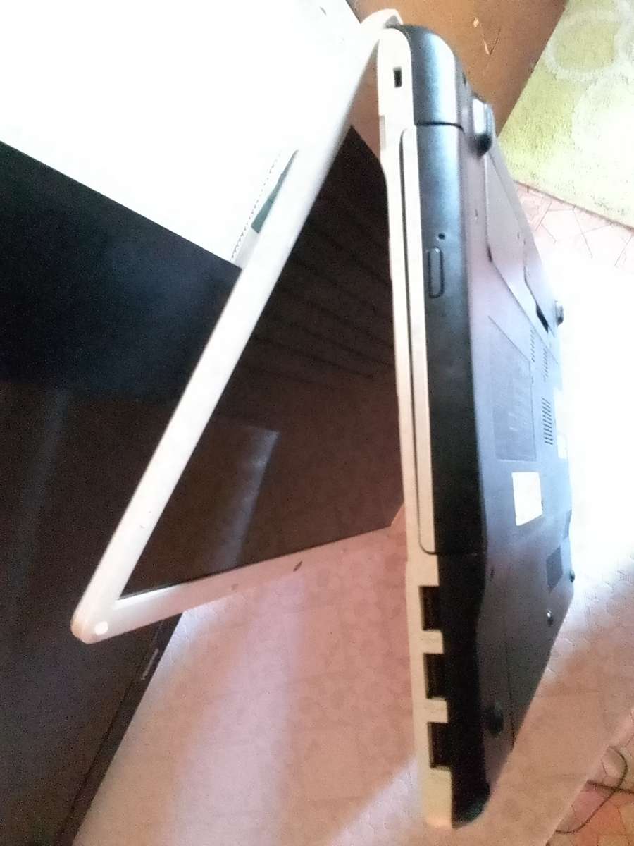 Sony Vaio PCG 71312L LAPTOP