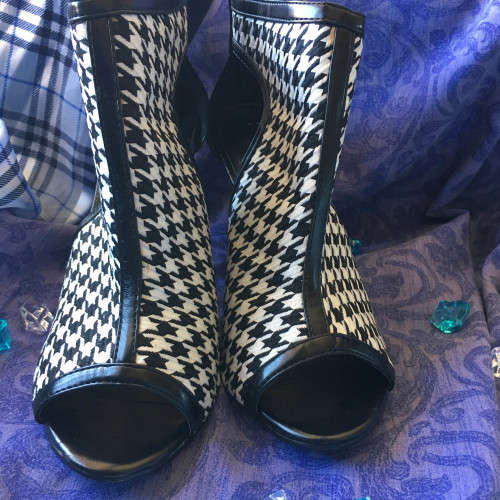 Houndstooth Peepers