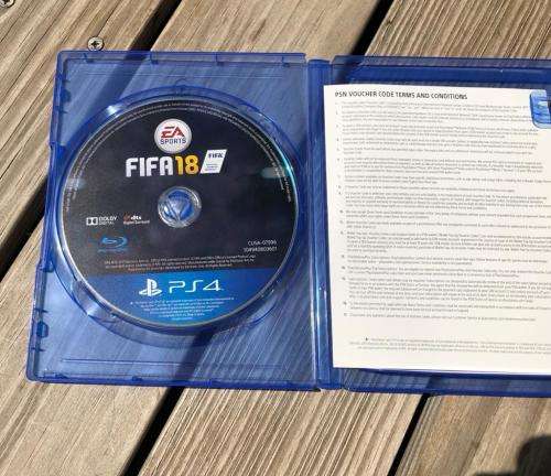 SONY PS4 CONSOLE WITH GREAT GAMES - EXCELLENT CONDITION