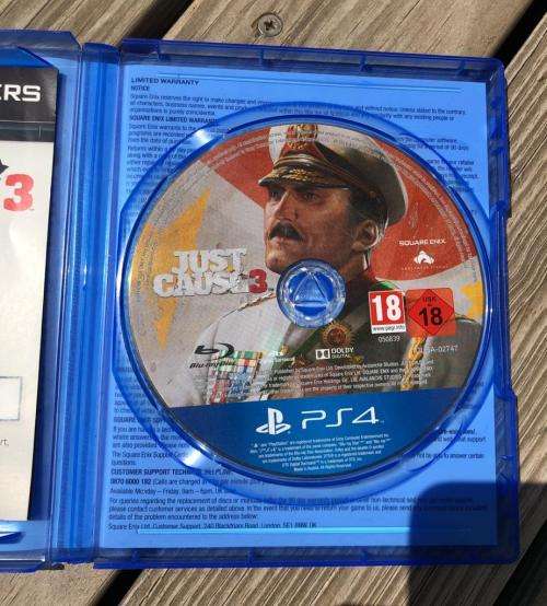 SONY PS4 CONSOLE WITH GREAT GAMES - EXCELLENT CONDITION