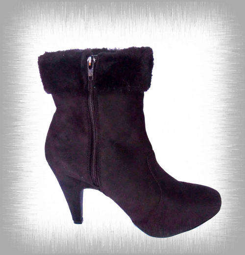 Black Ankle Boot With Fur Trim Size: 7
