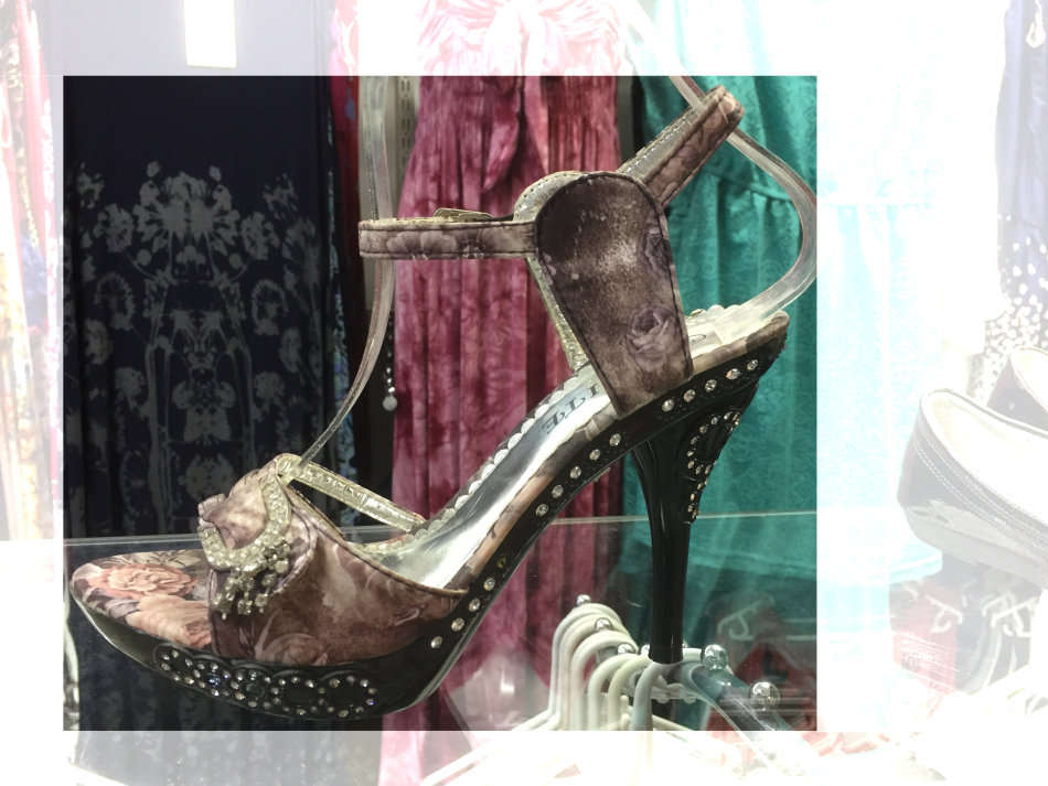 "Clearance Sale" Stunning Floral High Heel Sandals Size 4