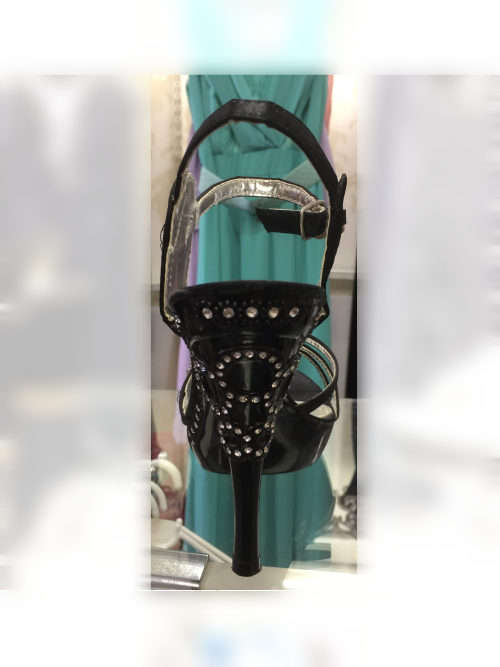 "Clearance Sale" Stunning High Heel Sandals Size 6