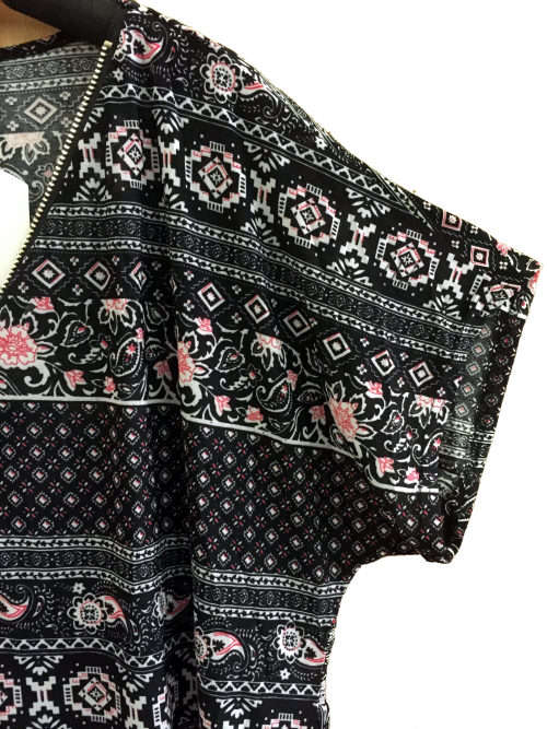 Zip Front Tunic Top Size 40 - 44