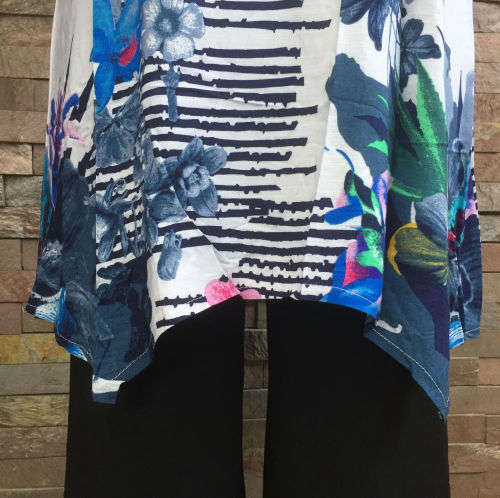 New Arrival 2017 - Elegant Floral Print Long Tunic Top Curved Hem 2 Colors Available Sizes 34 - 42