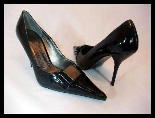 Pointy Toe  Fashion  Pumps -  Size 6