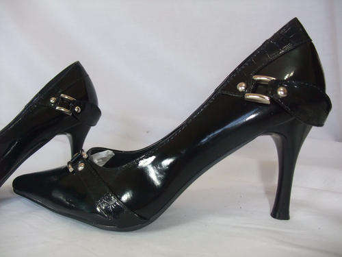 DIAMOND BACK  BLACK HIGH HEEL -  Size:7