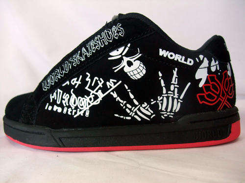 WORLD SKATES SHOES -  Size:5