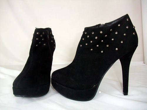 BLACK SUEDE STUDS SHORT BOOT , SIZE:4
