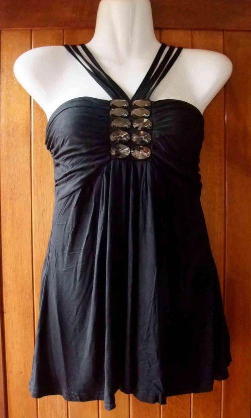 ****NEW ARRIVAL**** Stylish Black CRYSTAL Top, 32/34