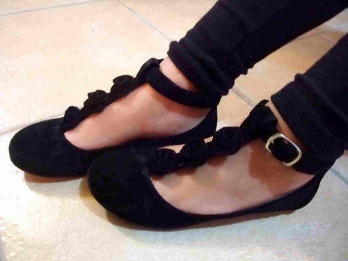 Black Roses Flat BALLERINA ANKLE Pump GIRLS Shoes Size: 11