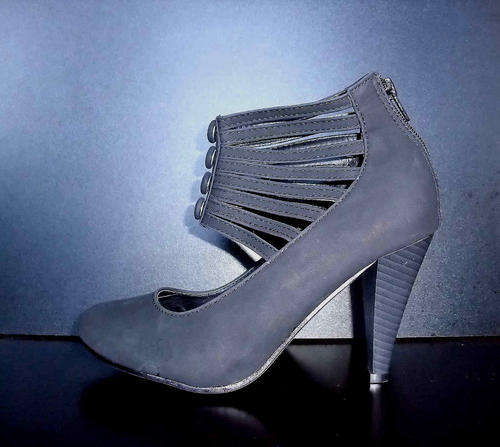 Women's Ankle Strap Pump High Heel Black Size: 4