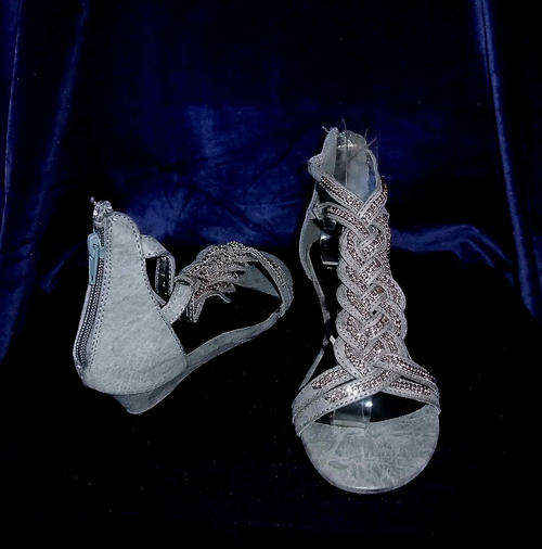 Special Offer ** FASHION**  Silver CHAIN Detail WEDGE Grey Sandals Size: 7