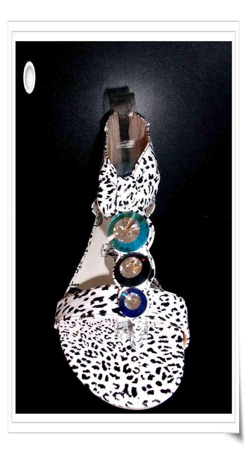 ANIMAL PRINT T-STRAP GEMSTONES WEDGE SANDALS SIZE: 7