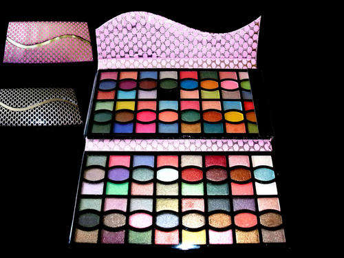 USA Profusion * PARTY QUEEN * 96 High Glossy Eyeshadow * Cover Colors: Pink, Black