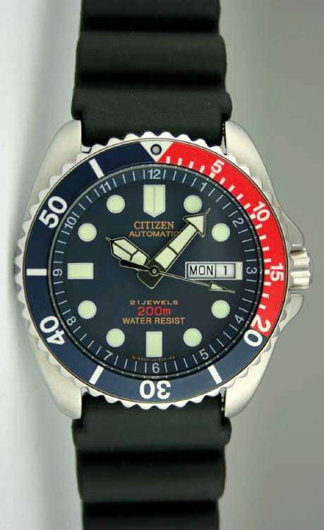 **CITIZEN SUBMARINER AUTOMATIC 200m SCUBA DIVER**