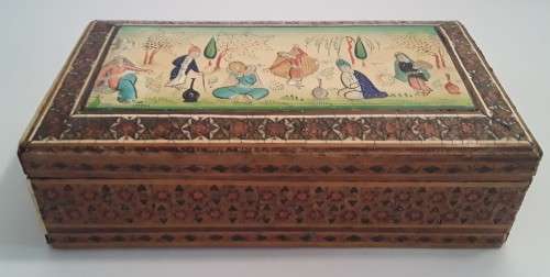 AN EARLY ORIENTAL INLAID, HAND-PAINTED BOX.
