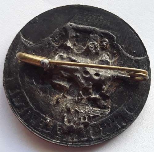 3 x WW2 South Africa badges.  1 bid takes all!