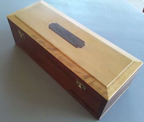 A VINTAGE SOLID YELLOWWOOD AND IMBUIA LARGE BOX BY KARL KNORR.