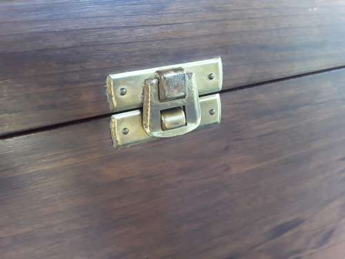 A VINTAGE SOLID YELLOWWOOD AND IMBUIA LARGE BOX BY KARL KNORR.