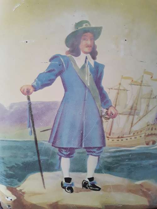 Vintage 1952 Jan Van Riebeeck Souvenir Tercentenary Coffee Tin. H : 20,5cm.