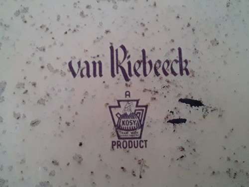 Vintage 1952 Jan Van Riebeeck Souvenir Tercentenary Coffee Tin. H : 20,5cm.